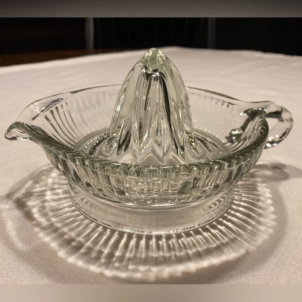 VINTAGE~1950’s~CLEAR GLASS~CITRUS REAMER/JUICER~FINGER HOLD & SPOUT~NICE~G21